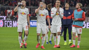 Im Topspiel der Bundesliga trennten sich der FC Bayern München und RB Leipzig mit 0:0. Die Bayern dominierten weite Teile des Spiels, doch auch der Herbstmeister kam zu mehreren Chancen. t-online.de hat die Leistung der Leipziger Spieler in Schulnoten bewertet.