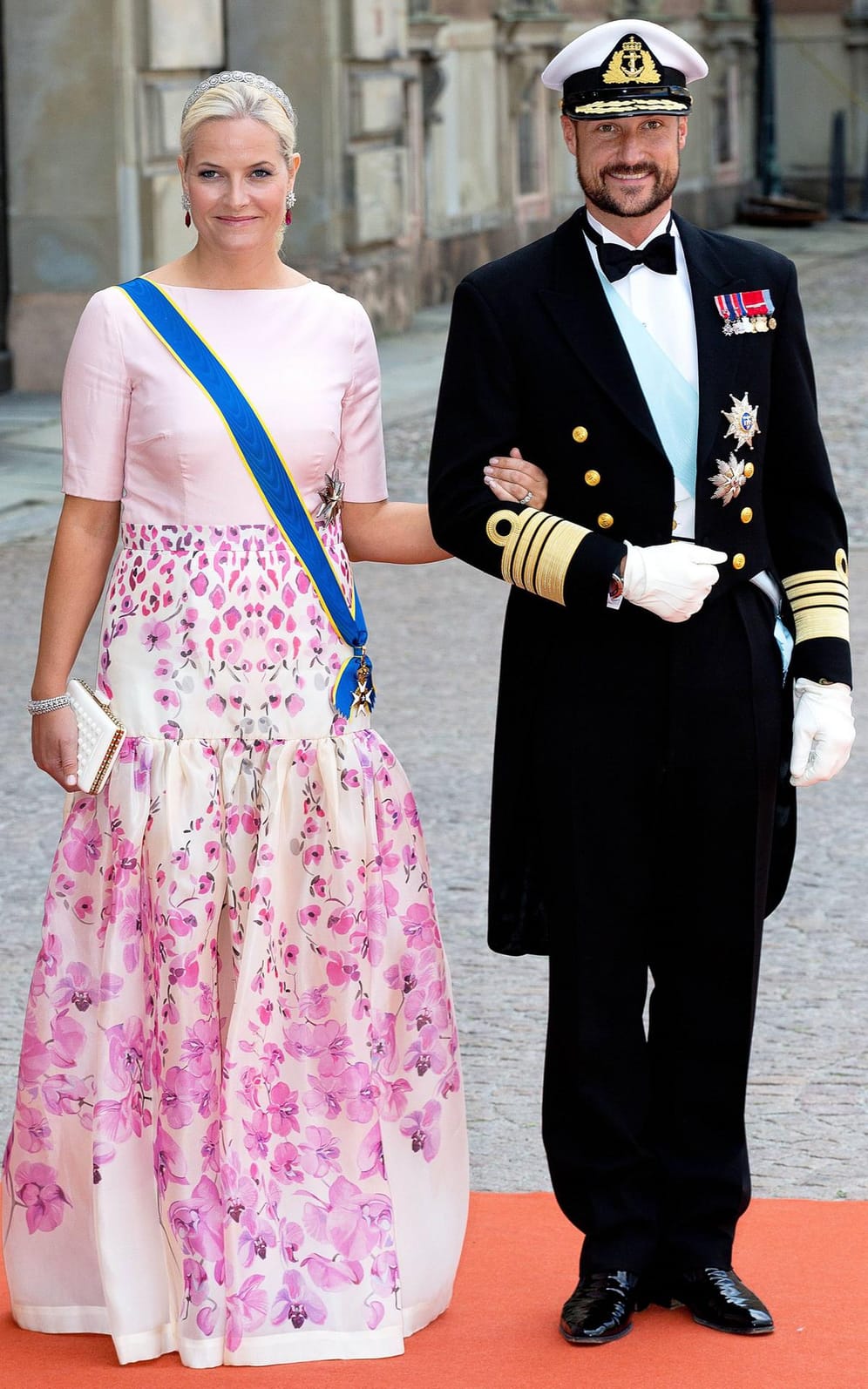 Mette-Marit und Haakon bei der Hochzeit von Prinz Carl Philip und Prinzessin Sofia.