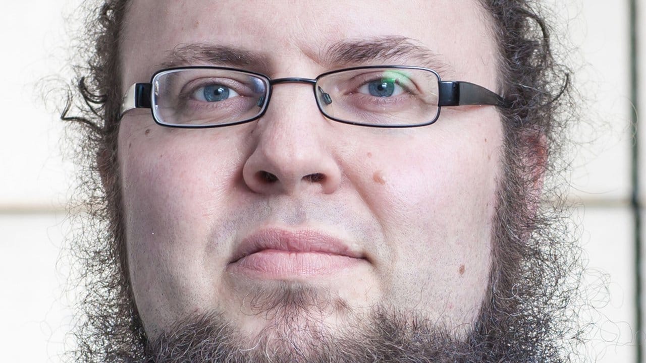 Christian Schröder ist Projektleiter und Fachberater des Orientierungsstudiums Mintgrün an der Technischen Universität Berlin. Christian Schröder ist Projektleiter und Fachberater des Orientierungsstudiums Mintgrün an der Technischen Universität Berlin.