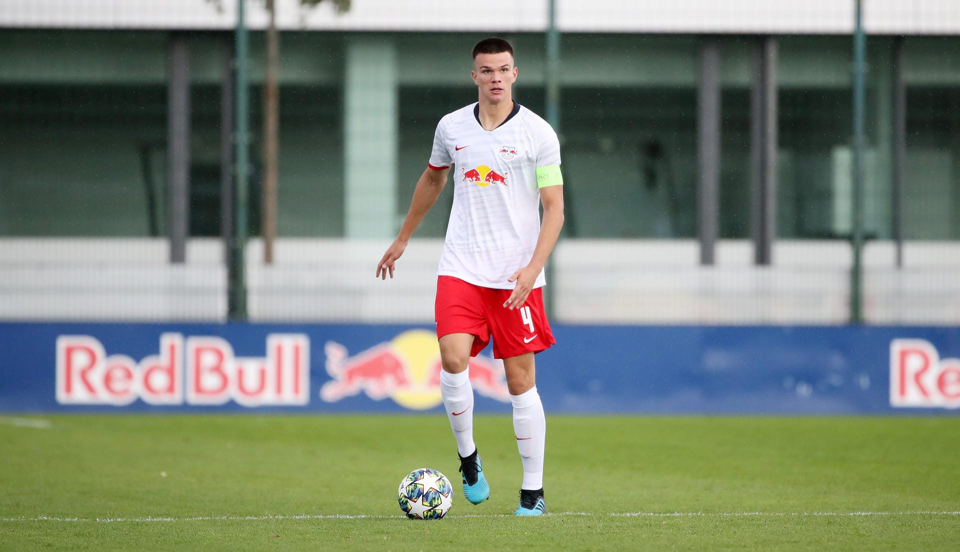 Frederik Jäkel (18, RB Leipzig): Der Innenverteidiger ist Kapitän des Leipziger A-Junioren-Bundesligateams und wichtiger Bestandteil der DFB-U19-Auswahl. Auch schon mit Profivertrag ausgestattet, reiste er im Sommer mit ins Trainingslager der ersten Mannschaft.