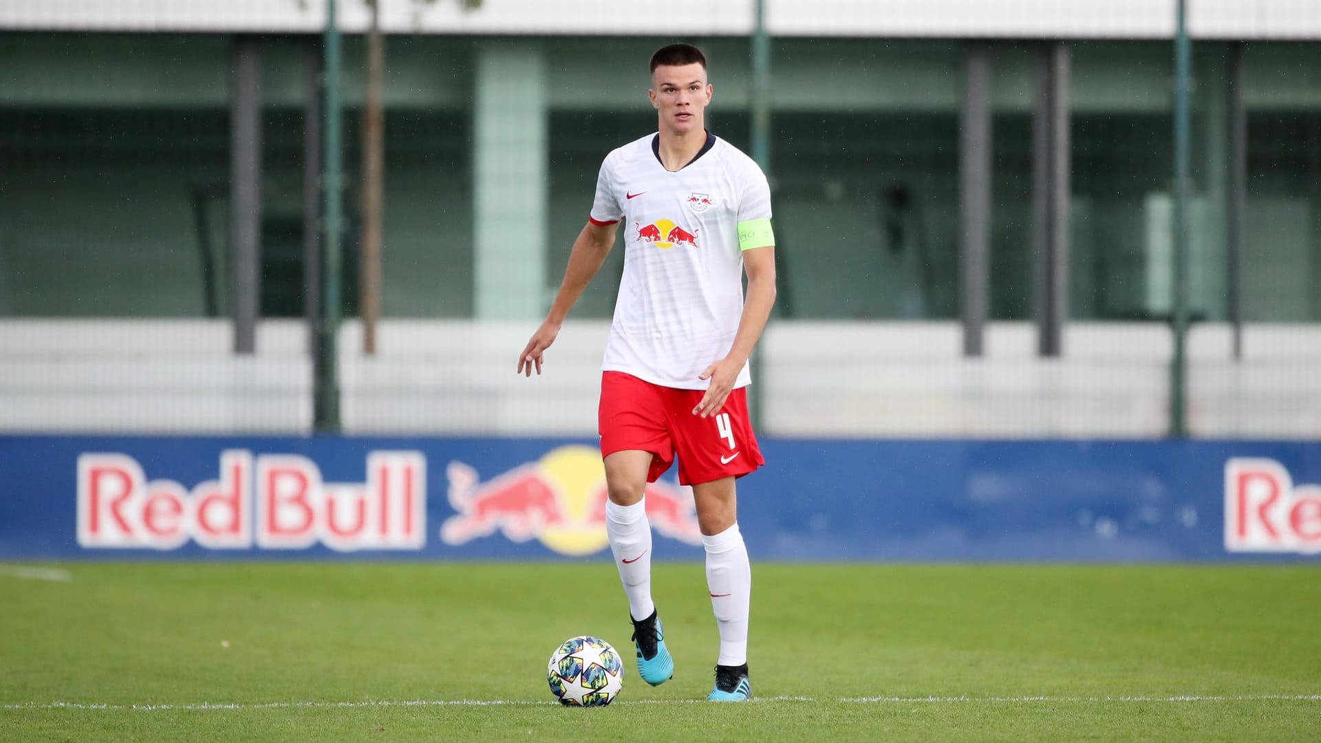 Frederik Jäkel (18, RB Leipzig): Der Innenverteidiger ist Kapitän des Leipziger A-Junioren-Bundesligateams und wichtiger Bestandteil der DFB-U19-Auswahl. Auch schon mit Profivertrag ausgestattet, reiste er im Sommer mit ins Trainingslager der ersten Mannschaft.