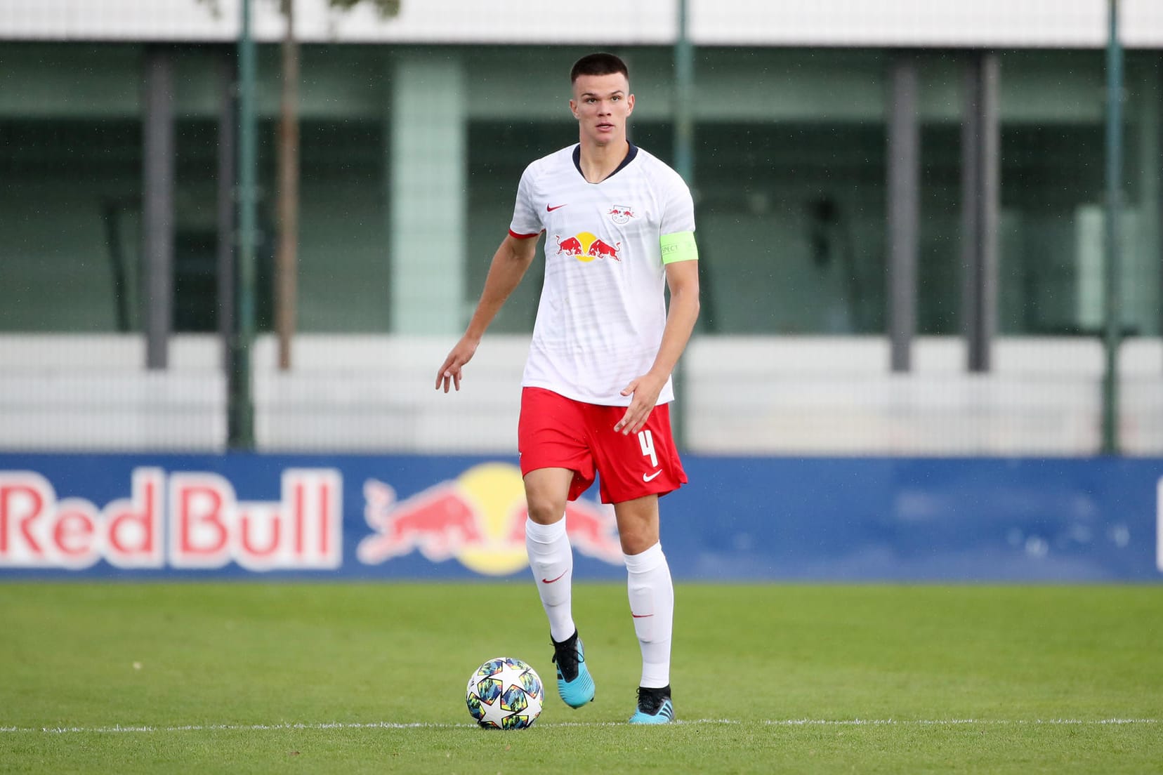 Frederik Jäkel (18, RB Leipzig): Der Innenverteidiger ist Kapitän des Leipziger A-Junioren-Bundesligateams und wichtiger Bestandteil der DFB-U19-Auswahl. Auch schon mit Profivertrag ausgestattet, reiste er im Sommer mit ins Trainingslager der ersten Mannschaft.