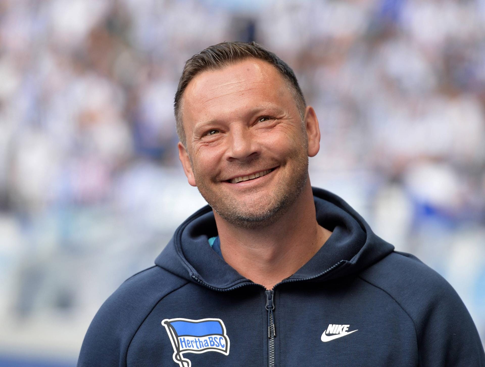 Pal Dardai: Angedacht ist eigentlich, dass Klinsmanns Vor-Vorgänger ab Sommer eine Tätigkeit als Trainer in der Jugendabteilung der Hertha übernimmt. Kommt es nun anders und Dardai coacht nach seinen viereinhalb Jahren als Cheftrainer noch einmal die Profis? Sein Vorteil: Er kennt die Mannschaft wie kein anderer Kandidat. Pal Dardai: Angedacht ist eigentlich, dass Klinsmanns Vor-Vorgänger ab Sommer eine Tätigkeit als Trainer in der Jugendabteilung der Hertha übernimmt. Kommt es nun anders und Dardai coacht nach seinen viereinhalb Jahren als Cheftrainer noch einmal die Profis? Sein Vorteil: Er kennt die Mannschaft wie kein anderer Kandidat.