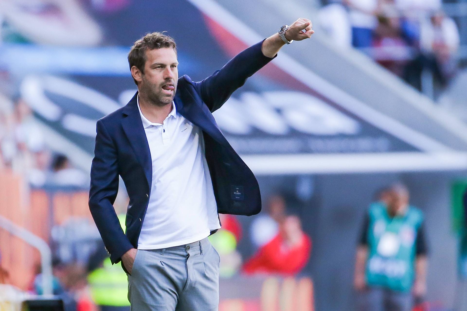 Markus Weinzierl: Augsburg, Schalke und Stuttgart heißen die bisherigen Bundesliga-Stationen von Weinzierl. Seit April 2019 ist er ohne Job. Beim VfB sprang er auch schon während der Saison ein, scheiterte aber mit der Mission Klassenerhalt. Markus Weinzierl: Augsburg, Schalke und Stuttgart heißen die bisherigen Bundesliga-Stationen von Weinzierl. Seit April 2019 ist er ohne Job. Beim VfB sprang er auch schon während der Saison ein, scheiterte aber mit der Mission Klassenerhalt.