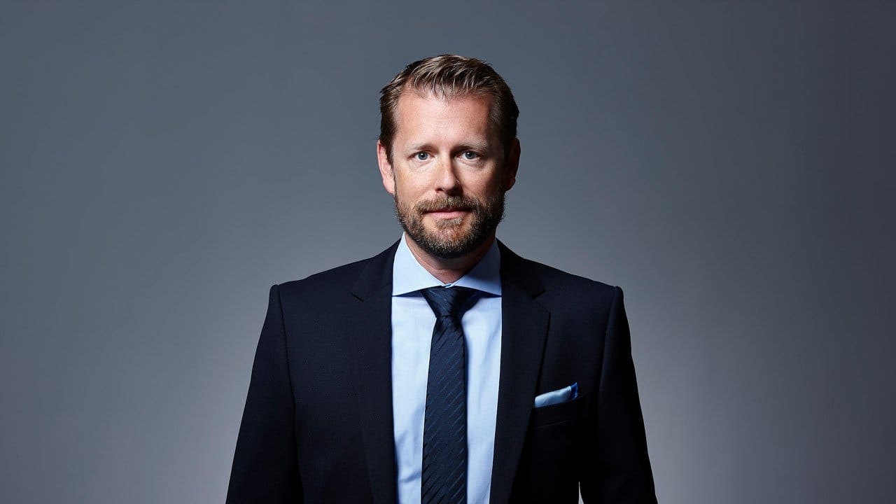 Jens Fusbahn ist Fachanwalt für Medienrecht. Jens Fusbahn ist Fachanwalt für Medienrecht.