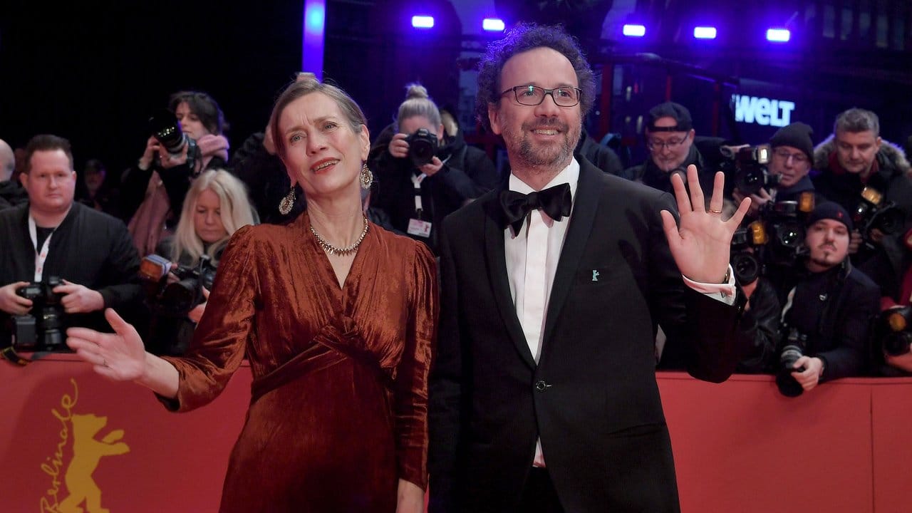 Die neue Berlinale-Leitung: Mariette Rissenbeek und Carlo Chatrian, der bei seiner Premiere etwas nervös war. Die neue Berlinale-Leitung: Mariette Rissenbeek und Carlo Chatrian, der bei seiner Premiere etwas nervös war.
