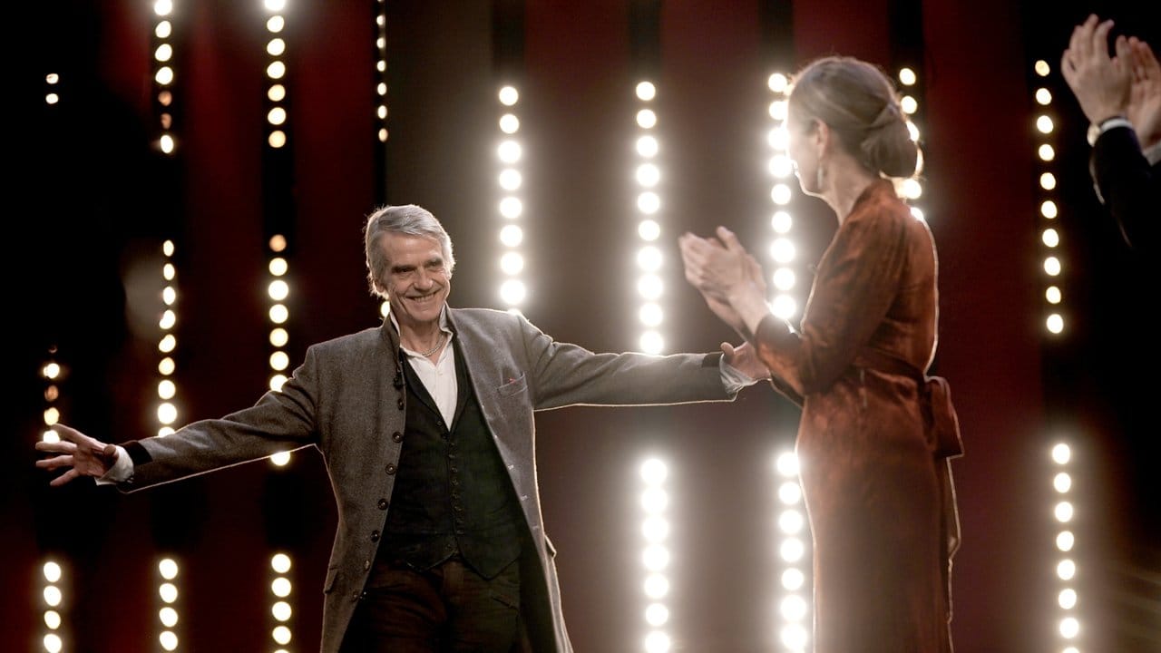 Jeremy Irons und der Brexit: Er sei froh, als Engländer noch in Berlin willkommen zu sein, scherzte der Jury-Präsident. Jeremy Irons und der Brexit: Er sei froh, als Engländer noch in Berlin willkommen zu sein, scherzte der Jury-Präsident.