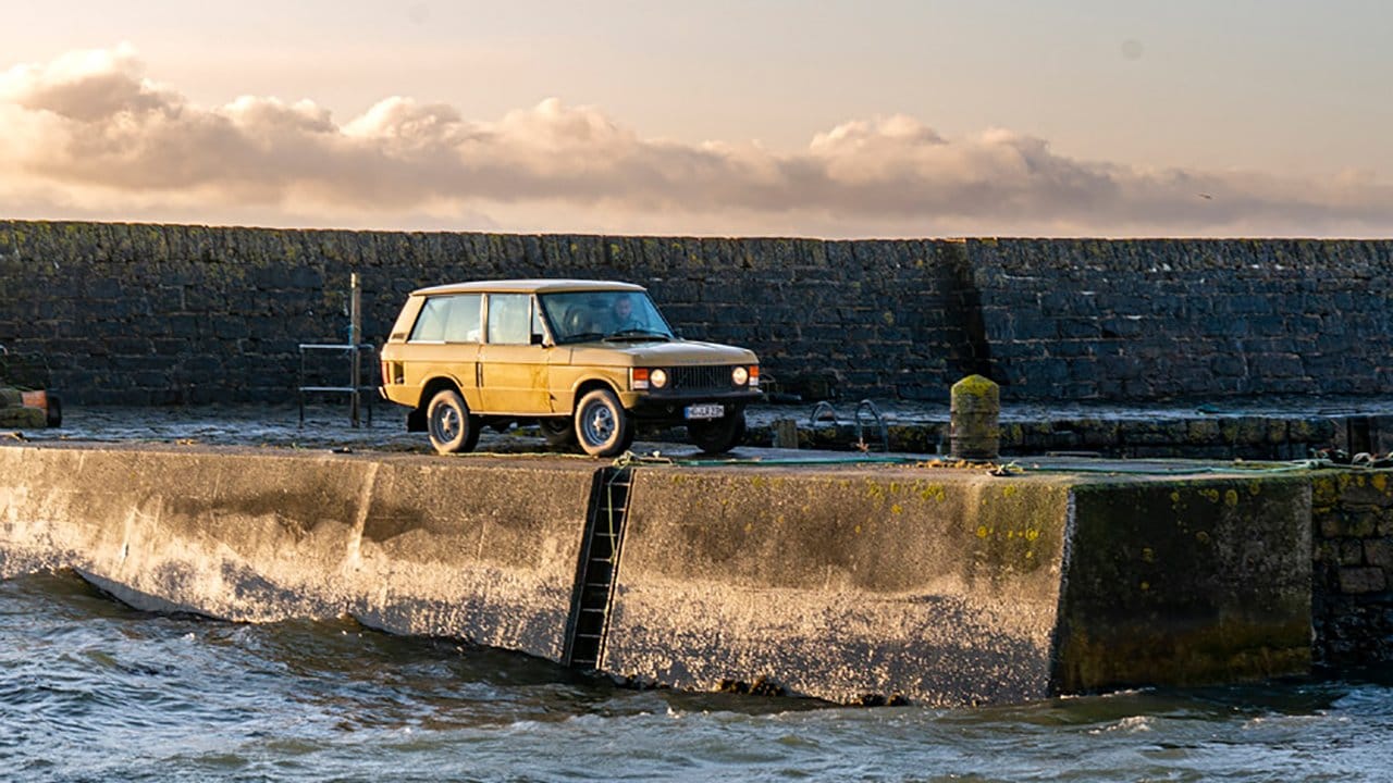 Der Range Rover sollte im Gelände und auf der Straße Komfort bieten und ist damit eine Art Urvater des SUV.