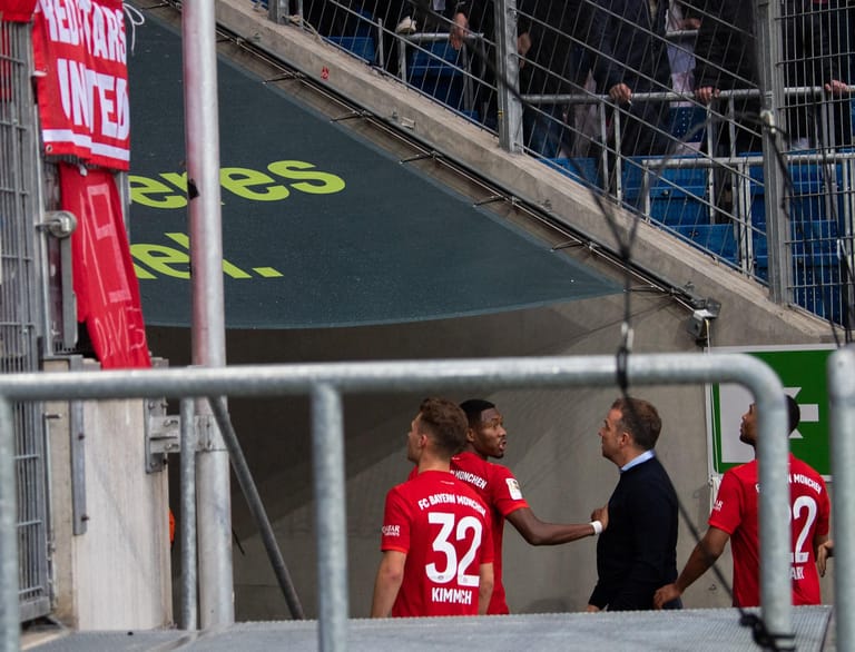 Schlimme Szenen in Hoffenheim: Hässliche Ausfälle der Fans des FC Bayern München überschatteten das 6:0 des Rekordmeisters bei der TSG. Die Vorfälle im Überblick in der Fotoshow.