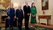 Nach der Ankunft steht ein Treffen mit Irlands Präsident Michael D. Higgins und seiner Frau Sabina Coyne an.