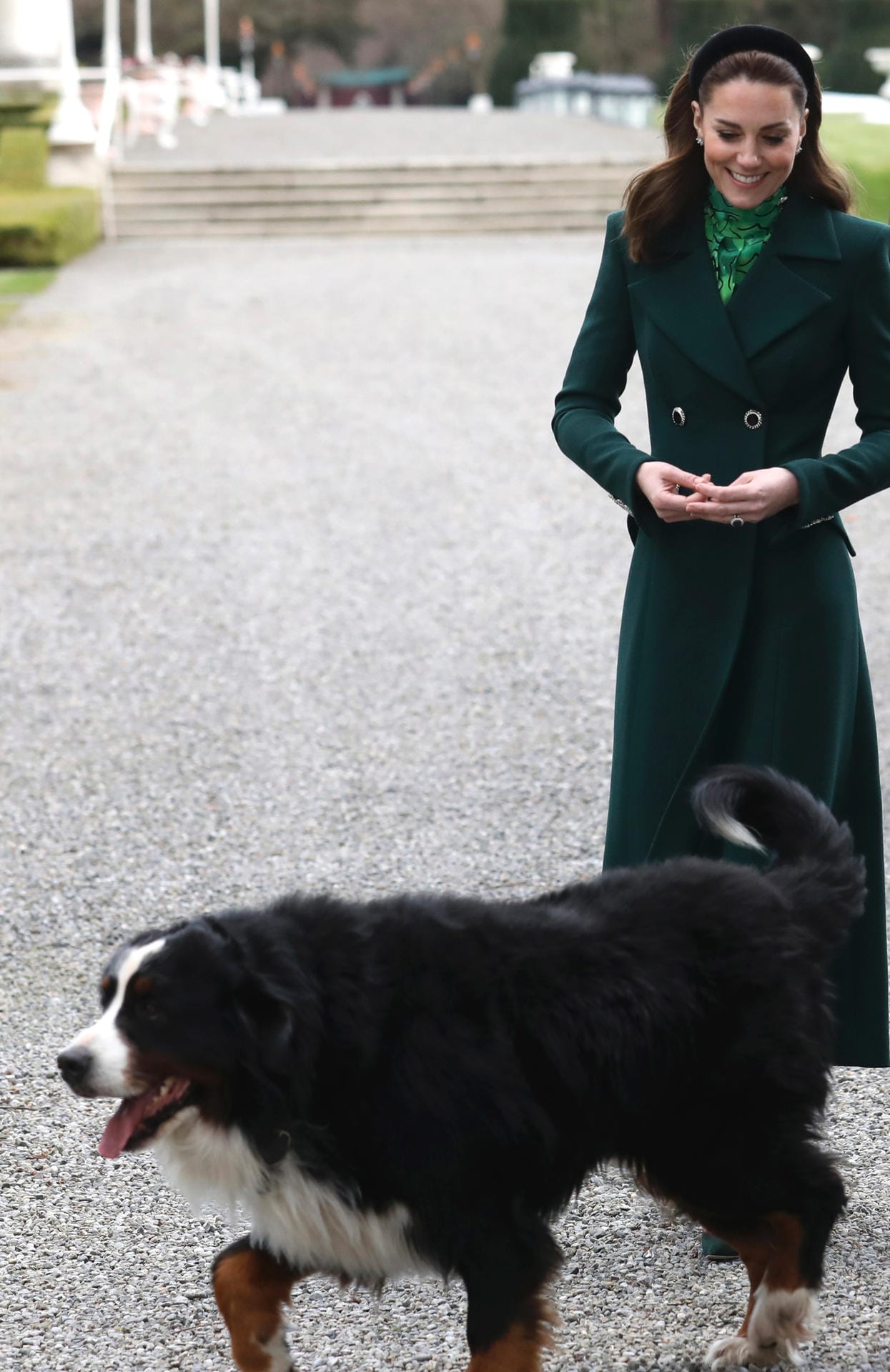 Kate versteht sich gut mit Brod, dem Familienhund des Präsidentenpaares.