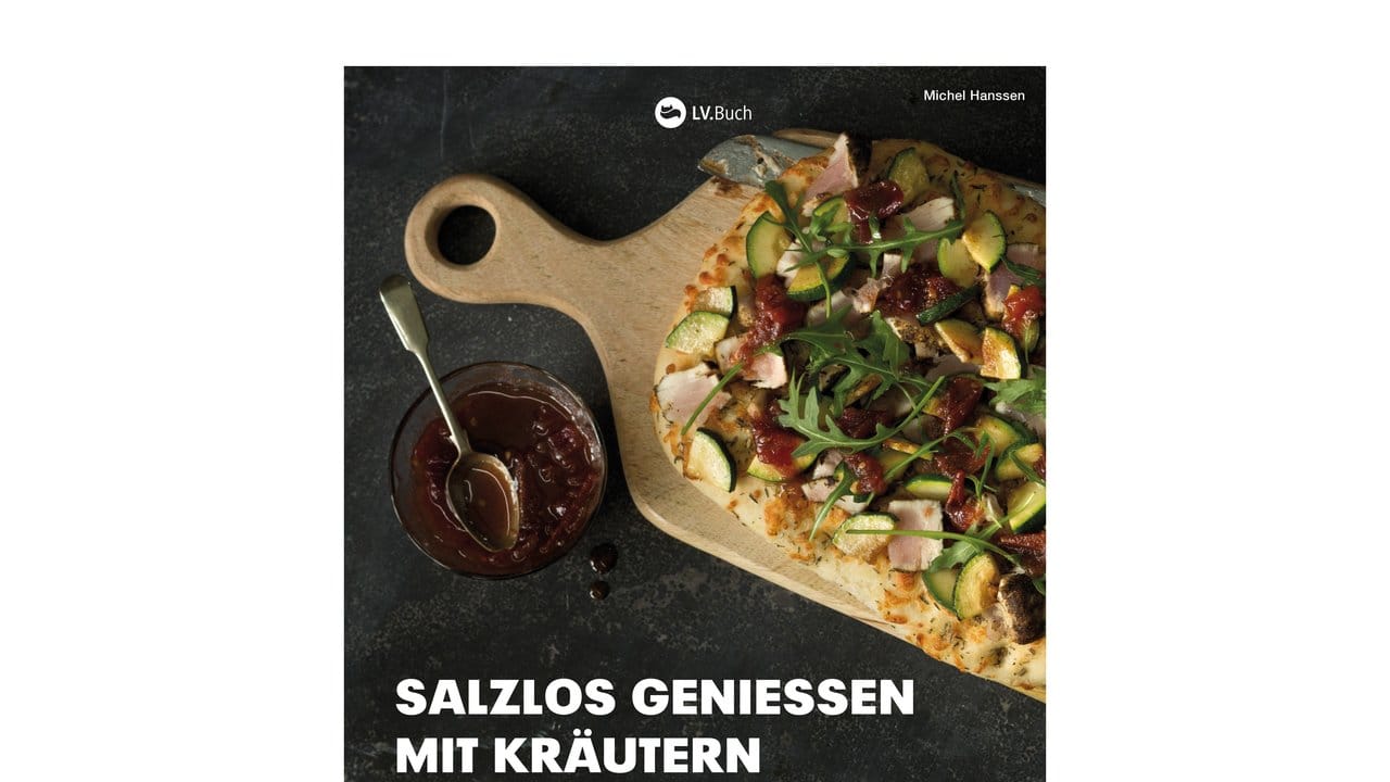 In seinem Buch "Salzlos genießen mit Kräutern und Gewürzen" verrät Michel Hanssen, wie Gerichte auch ohne Salz schmackhaft werden. In seinem Buch "Salzlos genießen mit Kräutern und Gewürzen" verrät Michel Hanssen, wie Gerichte auch ohne Salz schmackhaft werden.
