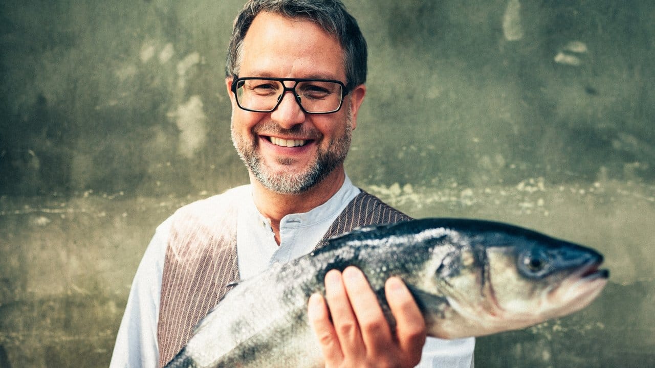 Stefan Hermann ist Koch und Gastronom aus Dresden. Stefan Hermann ist Koch und Gastronom aus Dresden.