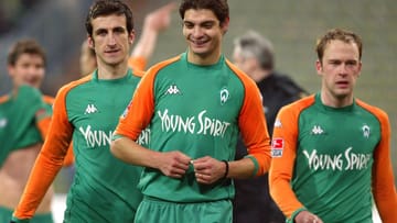 Was machen die ehemaligen Werder-Stars heute? t-online.de erinnert an 15 ehemalige Spieler der Bremer und zeigt in einer Fotoshow, was aus ihnen nach der Karriere geworden ist. Mit dabei: Johan Micoud, Angelos Charisteas und Fabian Ernst (v.l.).