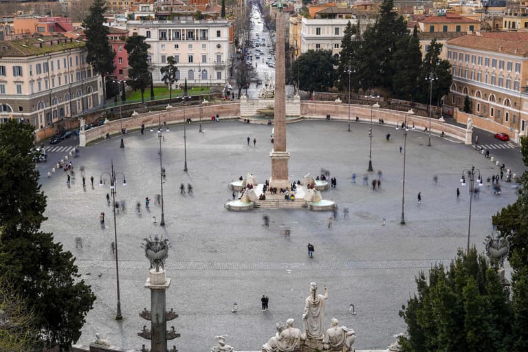 Einer der berühmtesten Plätze in Rom: Der Piazza del Popolo ist nur selten so leer aufzufinden.