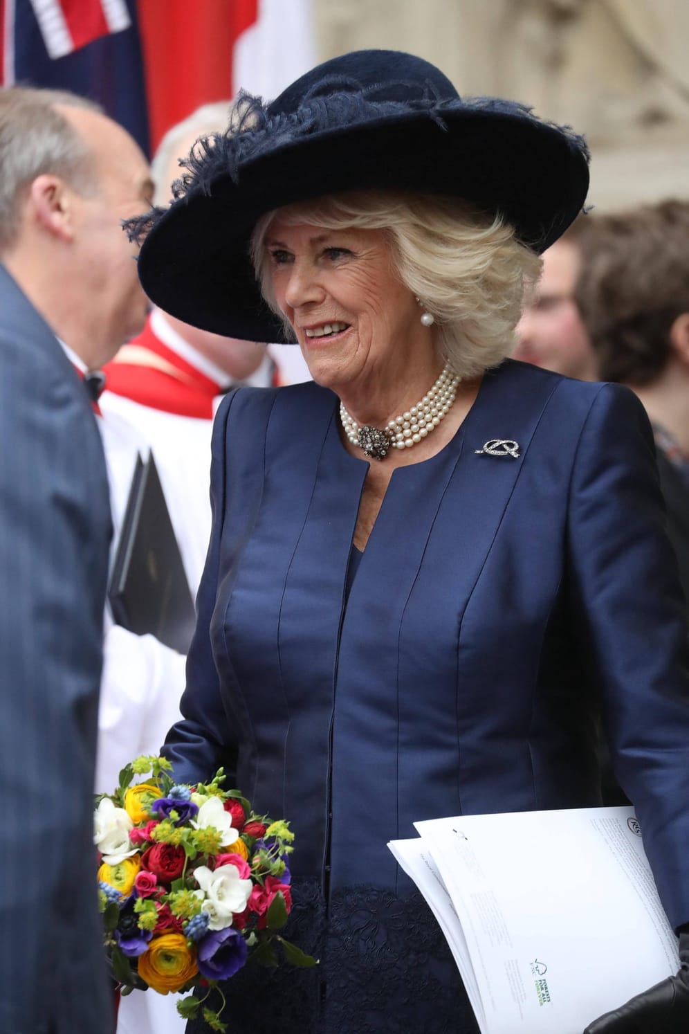 Herzogin Camilla, die Frau von Prinz Charles, setzte ebenfalls auf Blau.