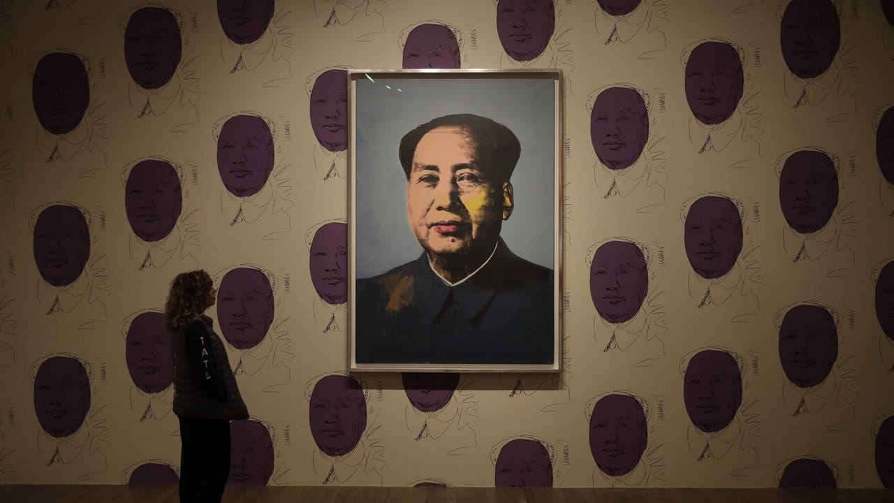 Das Kunstwerk "Mao" in der Tate Gallery of Modern Art.