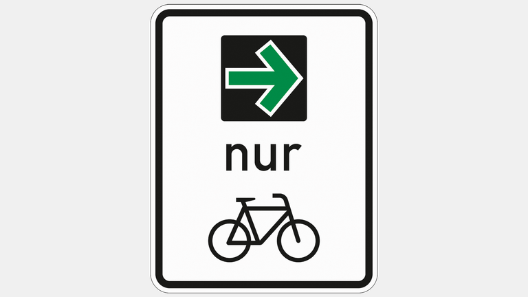 Grüner Pfeil nur für Radler: Er erlaubt das Abbiegen vom Radweg oder Radfahrstreifen, wenn die Ampel Rot zeigt.