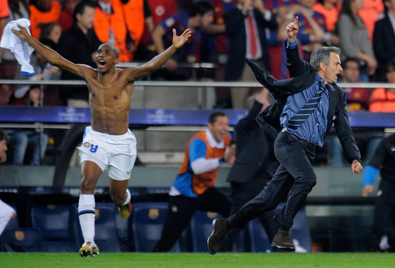 Samuel Eto’o (38): Einer der besten Stürmer, die es jemals gab, gewann die Champions-League vier Mal, mit Real Madrid (1999/00), mit dem FC Barcelona (2005/06 und 2008/09) sowie mit Inter Mailand (2009/10). Insgesamt schoss er 30 Tore in dem Wettbewerb. Eto’o hat erst im Sommer 2019 seine Karriere beendet.
