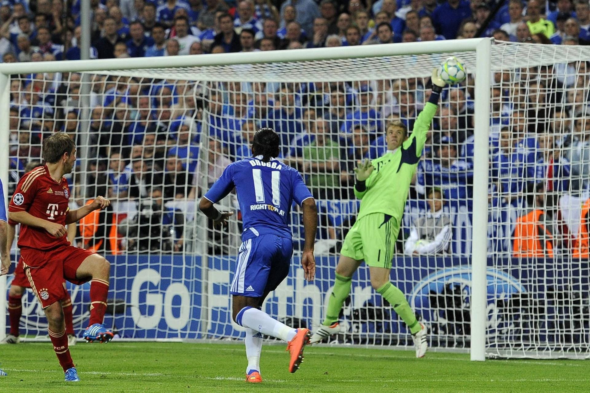 Didier Drogba (41): Eine Champions-League-Legende, bei der in München viele Schnappatmung bekommen dürften. Im "Finale Dahoam" von 2012 erzielte er erst in der 88. Minute den Ausgleichstreffer gegen den FC Bayern und später im Elfmeterschießen den entscheidenden Elfer zum 4:5 für den FC Chelsea. Bei den Buschbränden in Australien engagierte er sich und sammelte Spendengelder. Drogba ist als Präsident des Fußballverbands der Elfenbeinküste im Gespräch.