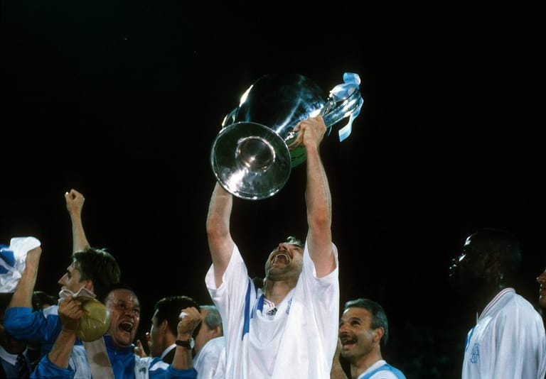Rudi Völler (59): Die UEFA Champions League ist der Nachfolgewettbewerb des Europapokals der Landesmeister und existiert seit der Saison 1992/93. Unter neuem Namen durfte Rudi Völler als erster Deutscher den berühmten "Henkelpott" mit Olympique Marseille in die Höhe recken. Seit Juli 2018 ist Völler Geschäftsführer Sport beim Bundesligisten Bayer Leverkusen.