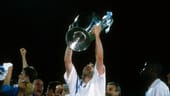 Rudi Völler (59): Die UEFA Champions League ist der Nachfolgewettbewerb des Europapokals der Landesmeister und existiert seit der Saison 1992/93. Unter neuem Namen durfte Rudi Völler als erster Deutscher den berühmten "Henkelpott" mit Olympique Marseille in die Höhe recken. Seit Juli 2018 ist Völler Geschäftsführer Sport beim Bundesligisten Bayer Leverkusen.