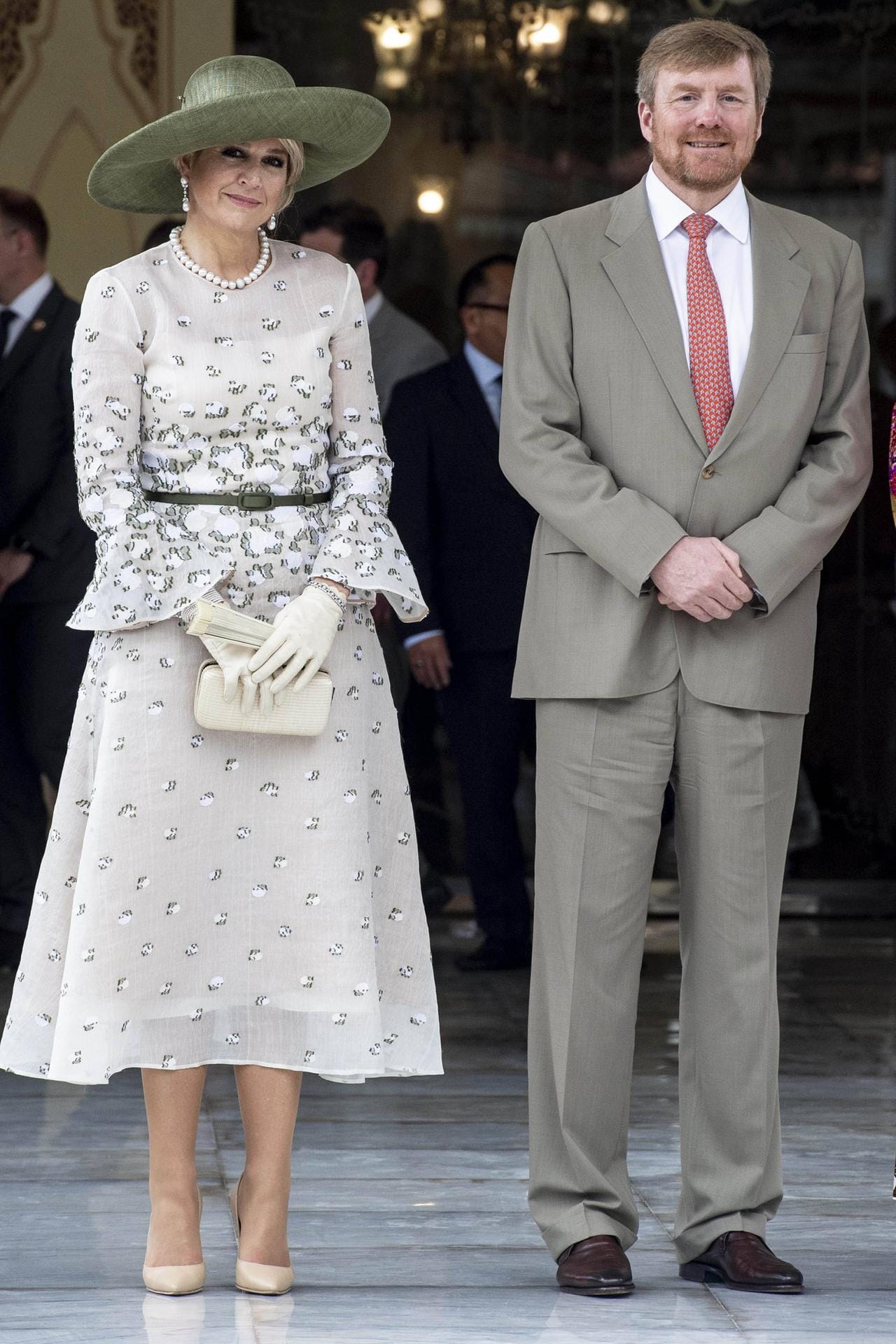 An einem anderen Tag begeisterte Máxima mit einem Kleid mit Trompetenärmeln.