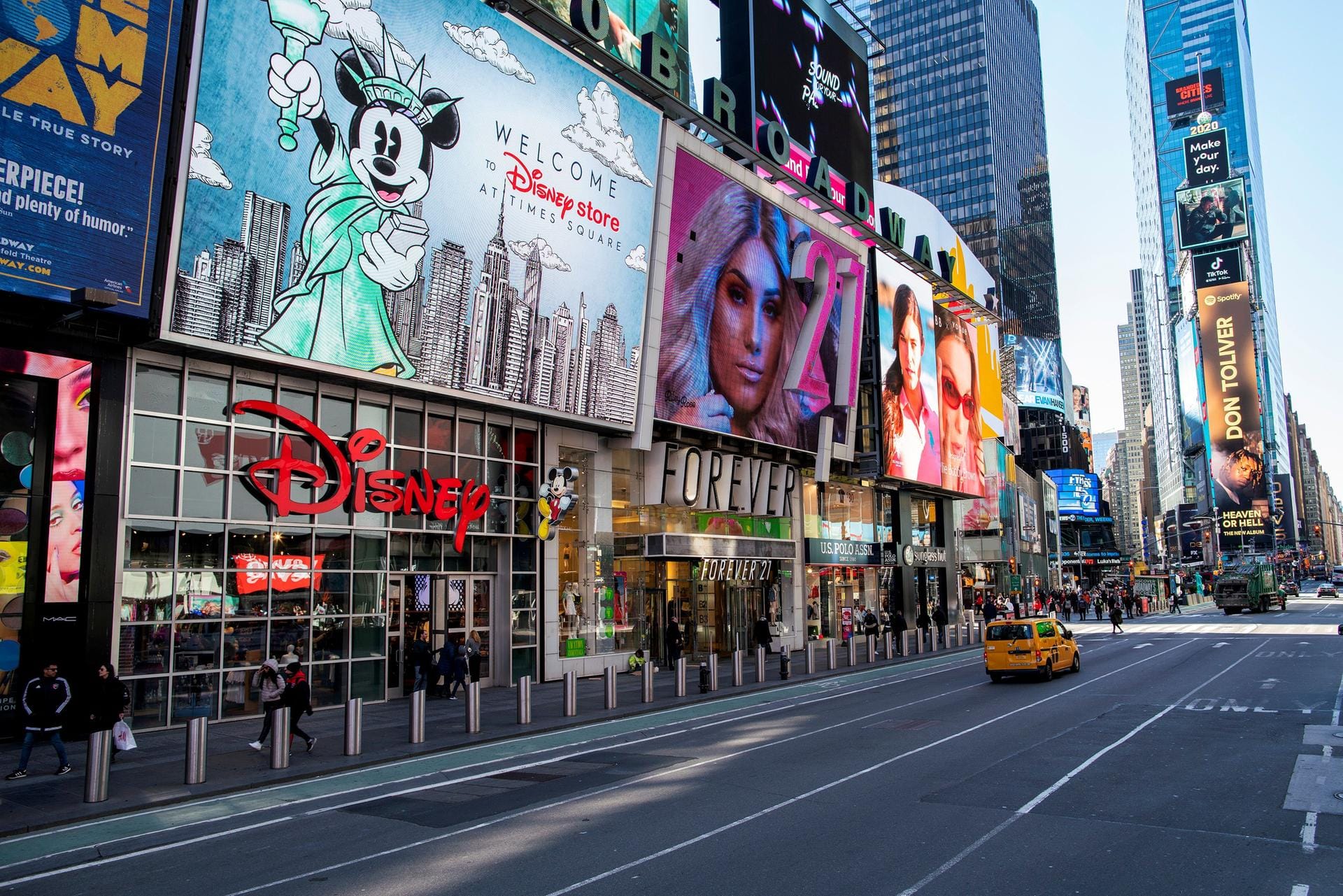 New York, USA: Auch der sonst wuselige Times Square ist fast menschenleer.