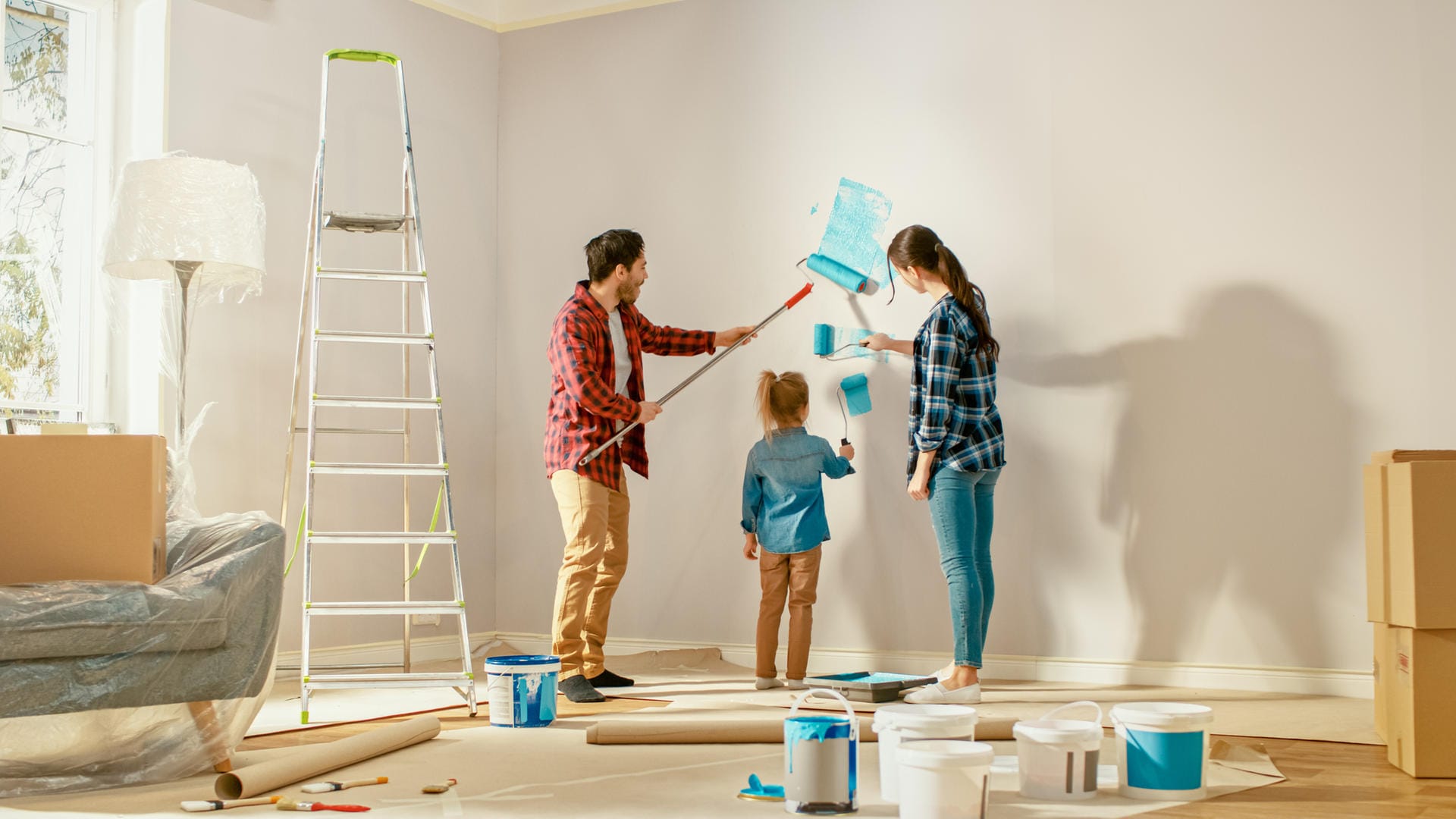 Renovieren: Wer zuhause bleiben muss, möchte es dort auch schön haben und hat nun Zeit, sich um Wände und Böden zu kümmern.