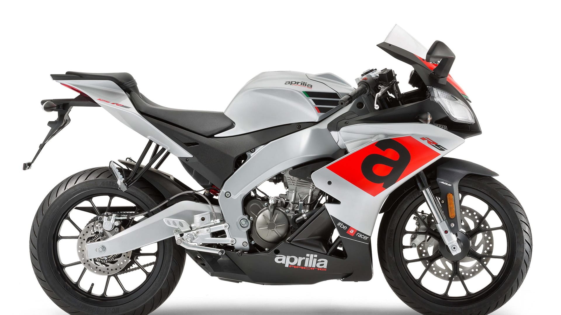 Ansprechende Optik: Für eine 125er sieht die Aprilia RS ziemlich erwachsen aus.