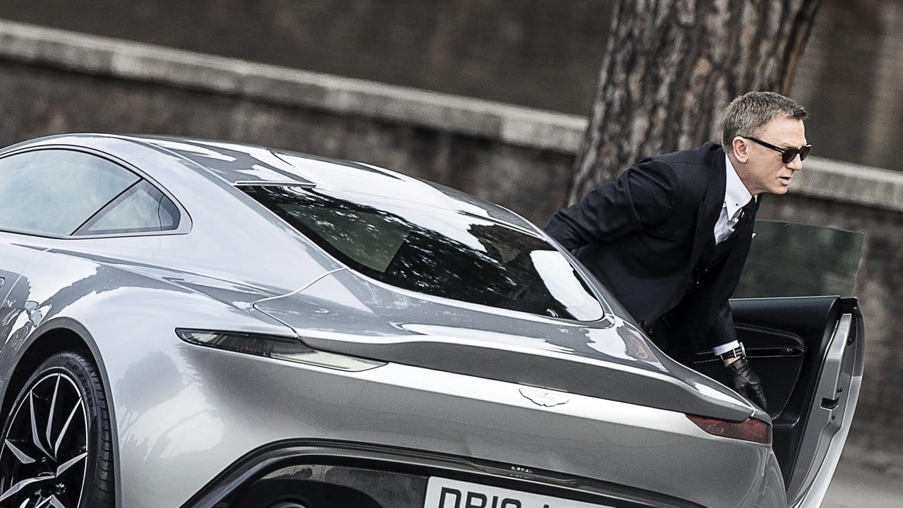 Dreharbeiten zu "Spectre" im Jahr 2015: Daniel Craig steigt aus einem Aston Martin DB10.