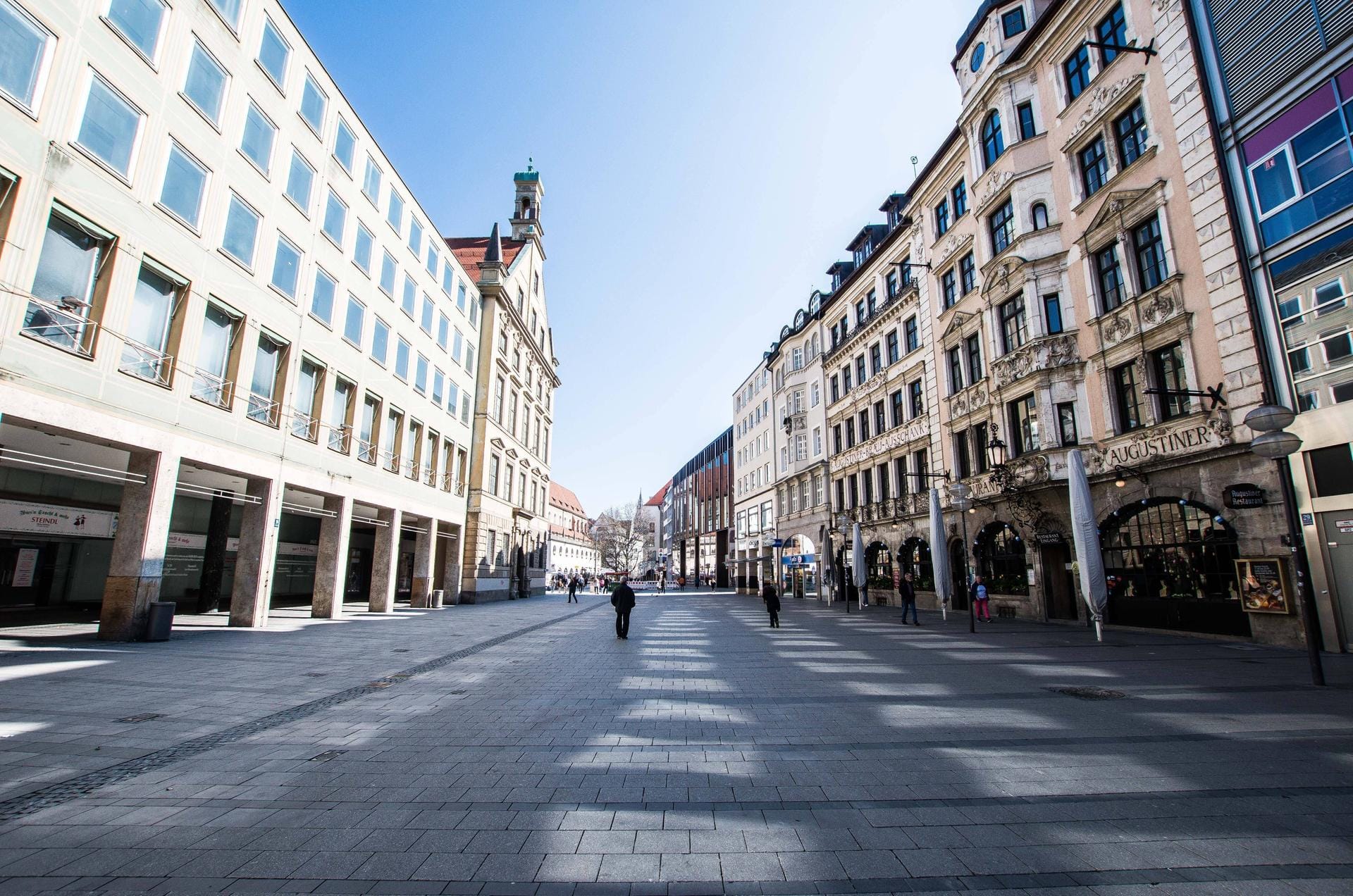 München: Im Zentrum der Altstadt sind nur noch wenige Menschen unterwegs.