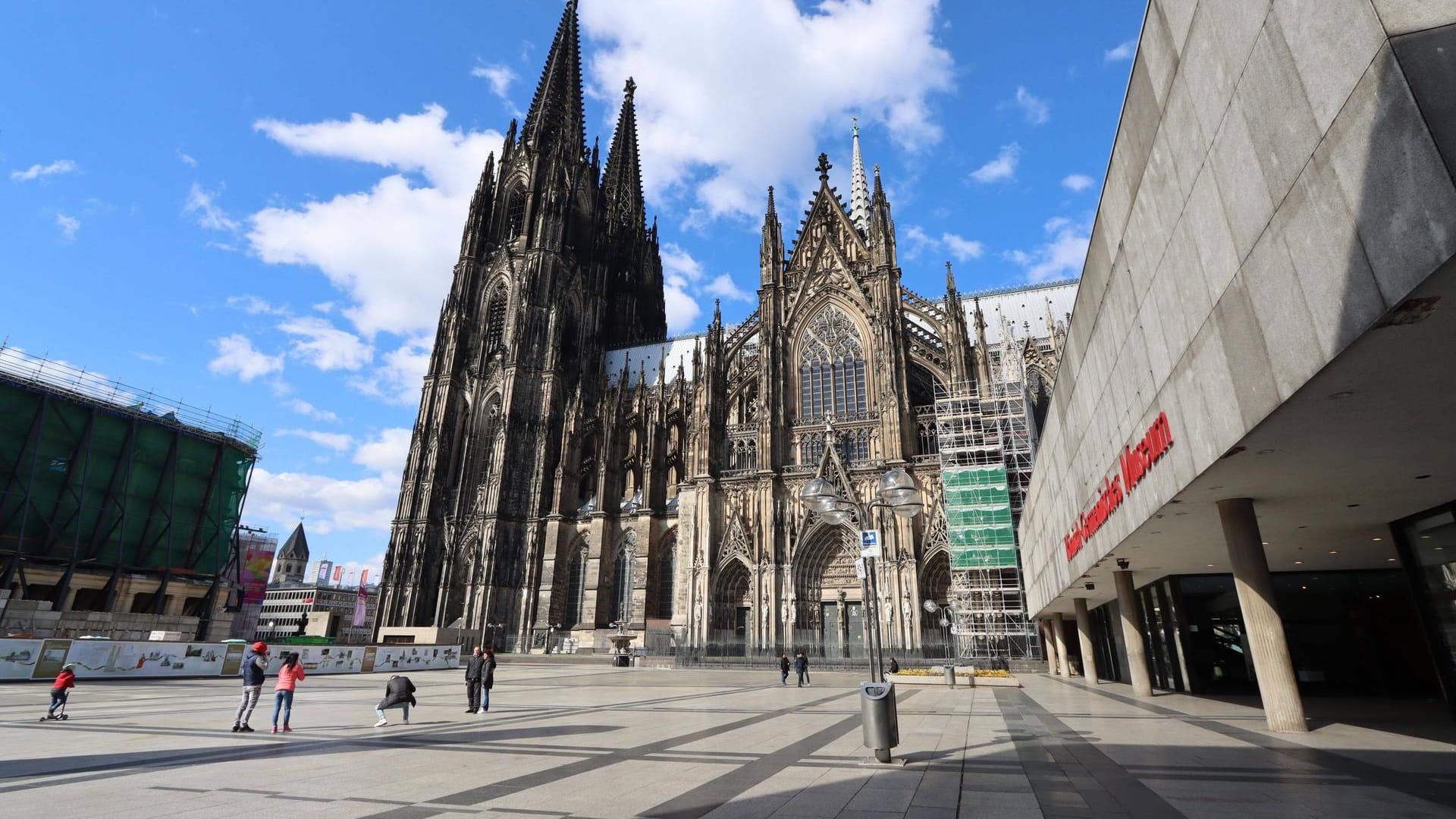 Der Kölner Dom: Hier, wo es sonst sehr voll ist, war wenig los.