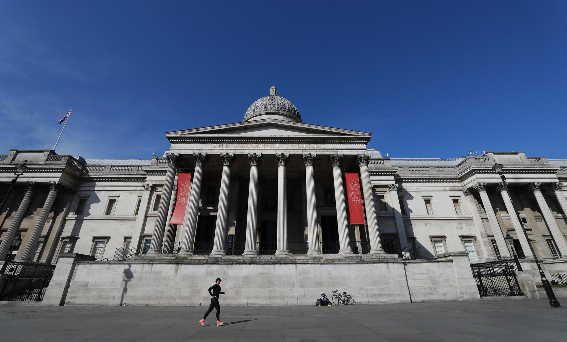 London, Großbritannien: Auch an der "National Gallery" am "Trafalgar Square" sind kaum Menschen zu sehen.
