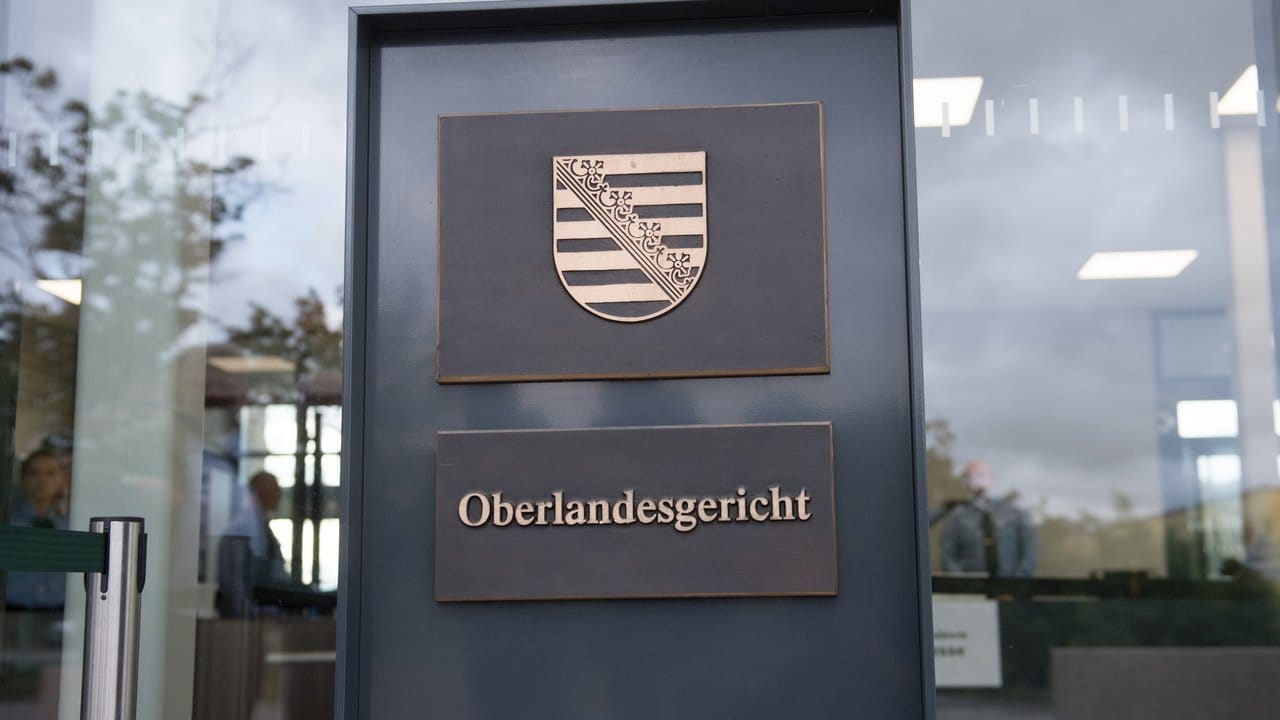 Beim Prozess gegen die rechtsextreme Terrorgruppe "Revolution Chemnitz" verhängte das Oberlandesgericht Dresden mehrjährige Haftstraßfen.