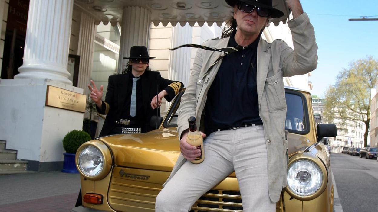 Udo Lindenberg wohnt im Hotel Atlantic seit Mitte der 1990er Jahre. Hier ist er im Jahr 2006 zu sehen, wenige Tage vor seinem 60. Geburtstag.