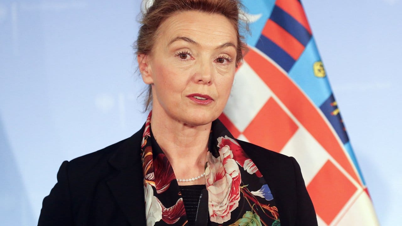 Marija Pejcinovic-Buric, kroatische Außenministerin und stellvertretende Ministerpräsidentin, hat eindringlich vor einem Anstieg häuslicher Gewalt während der Ausgangsbeschränkungen aufgrund des Coronavirus gewarnt.