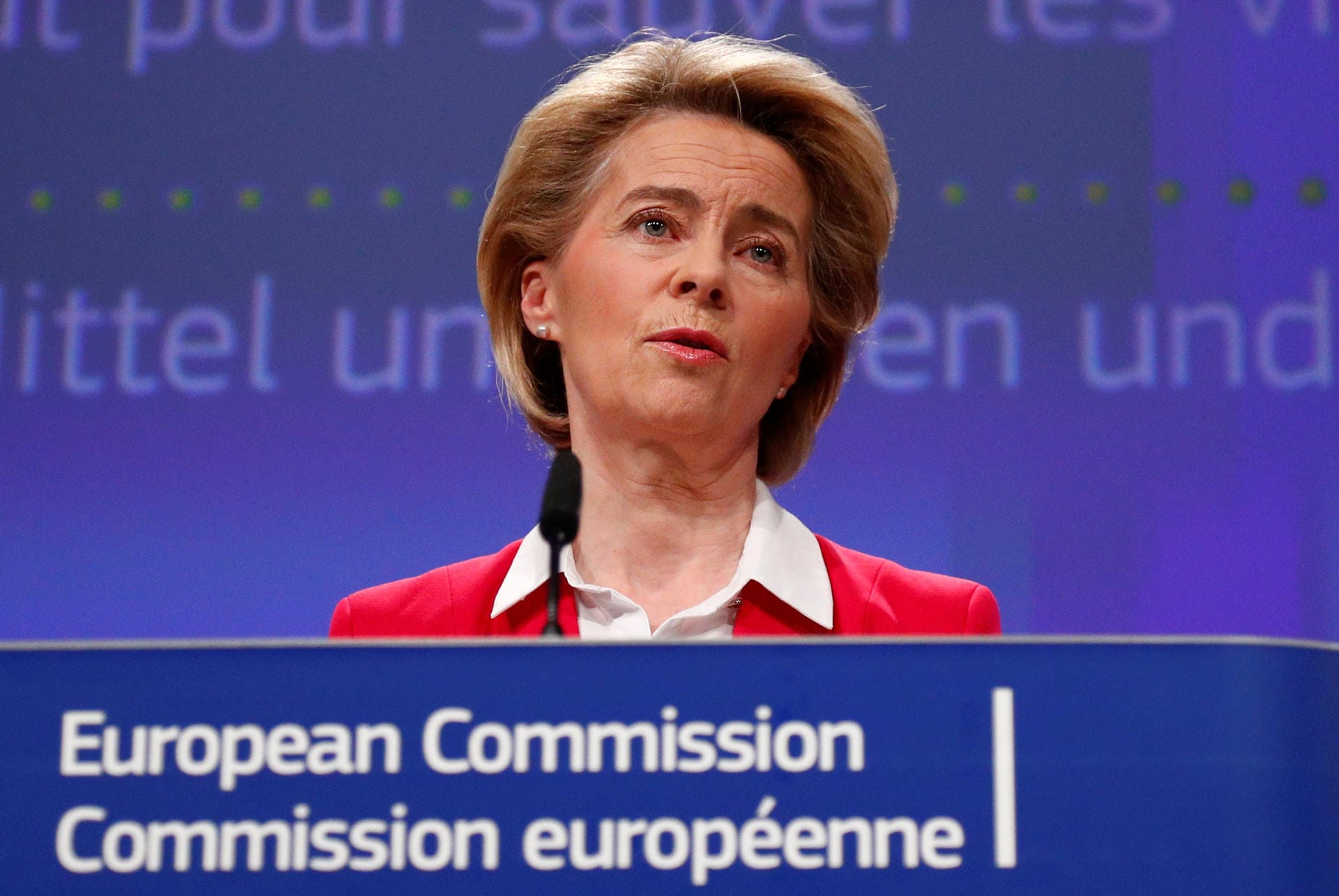 EU-Kommissionspräsidentin Ursula von der Leyen schrieb auf Twitter sie sei in Gedanken bei dem Premierminister und seiner Familie.