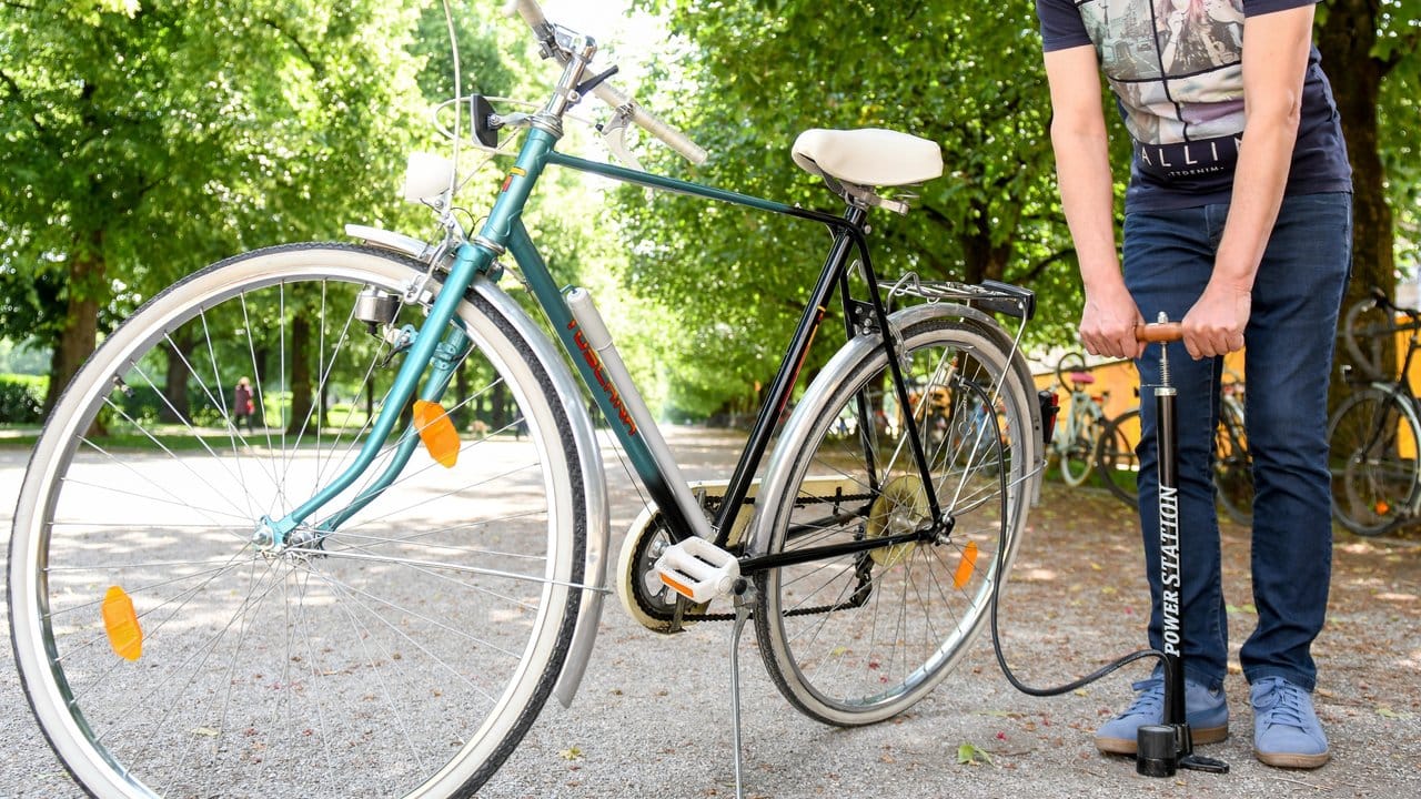 Effizienz steigern leicht gemacht: Mit richtig aufgepumpten Reifen lässt sich das Fahrrad viel besser fahren.