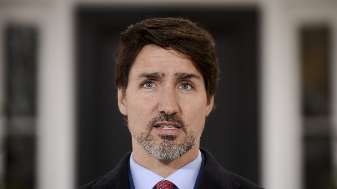 Justin Trudeau, Premierminister von Kanda, mit Spitzbart. Justin Trudeau, Premierminister von Kanda, mit Spitzbart.
