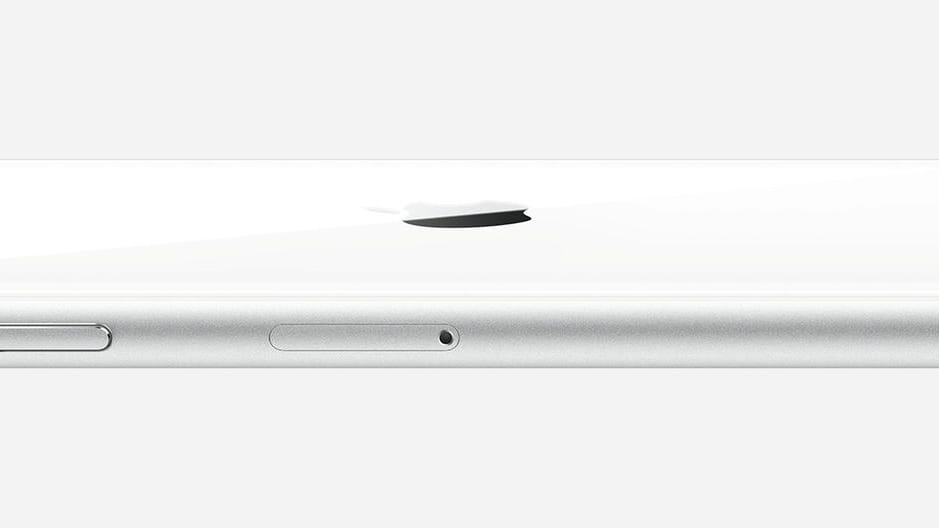 Im Gegensatz zu den jüngsten Spitzenmodellen setzt Apple beim neu aufgelegten iPhone SE nicht auf das Entsperren des Geräts durch Gesichtserkennung (FaceID), sondern auf einen Fingerabdrucksensor (TouchID).