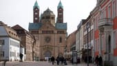 Speyerer Dom: Das Kirchengebäude gilt als die größte erhaltene romanische Kirche der Welt.