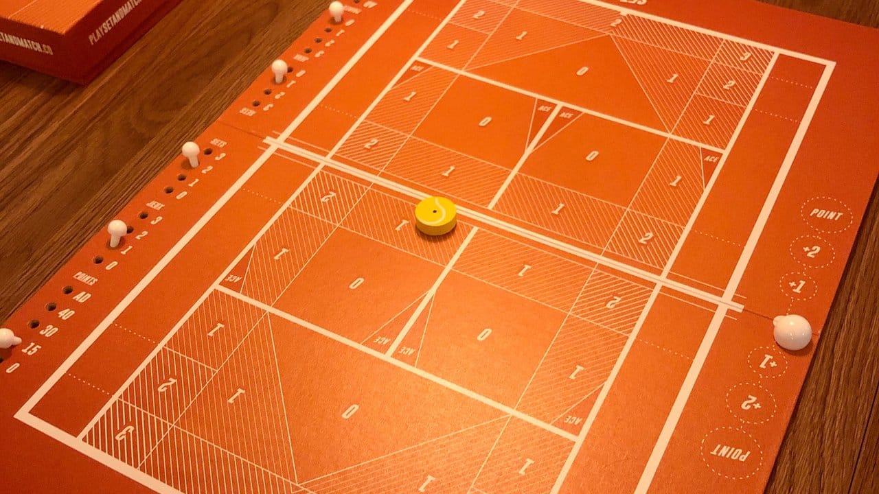 Das Tennis-Schnippspiel Set & Match hat bereits viele Herzen in der Brettspiel-Szene erobert. Das Tennis-Schnippspiel Set & Match hat bereits viele Herzen in der Brettspiel-Szene erobert.