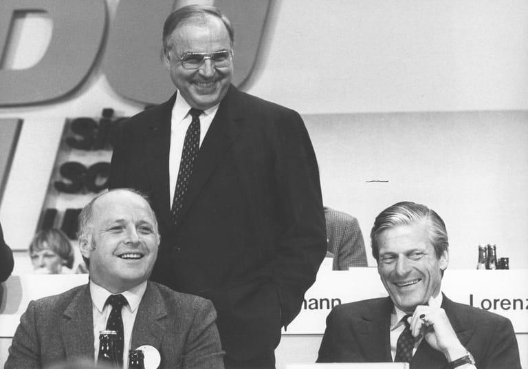 Mit Helmut Kohl und Walther Leisler Kiep: Bis zur CDU-Spendenaffäre Ende der neunziger Jahre war Blüm ein langjähriger politischer Weggefährte Kohls.