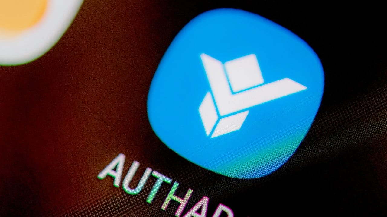Prepaid-SIM-Karten von Vodafone können jetzt unter anderem über die App Authada freigeschaltet werden.