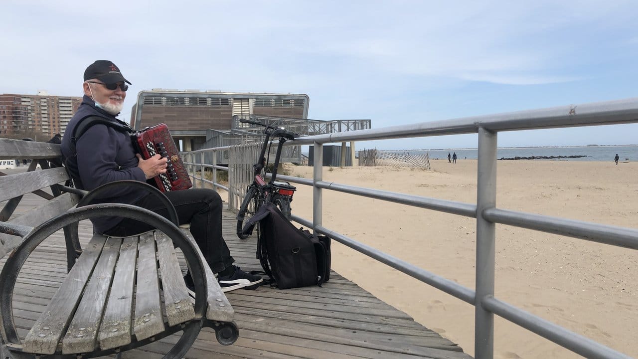 Nick (62) ist in der Sowjetunion aufgewachsen - und kam vor 25 Jahren nach New York.