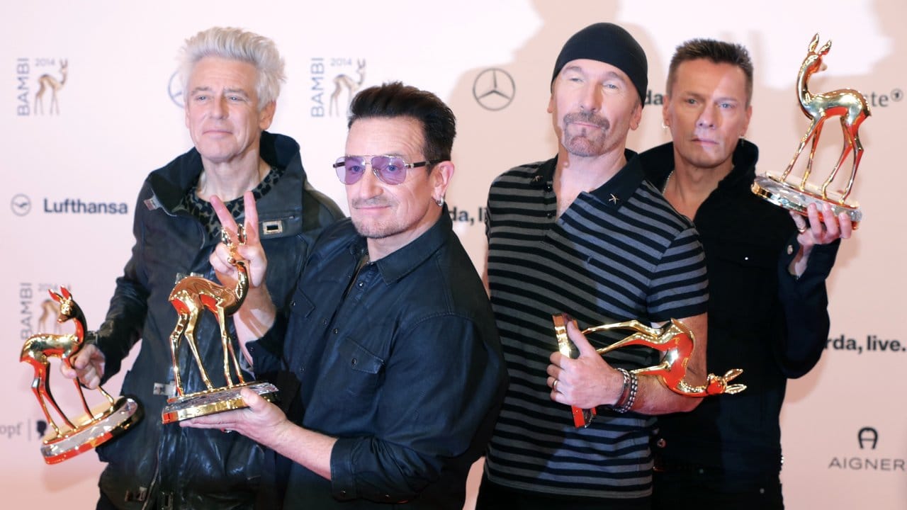 Die irische Rockband U2 um Leadsänger Bono (2.