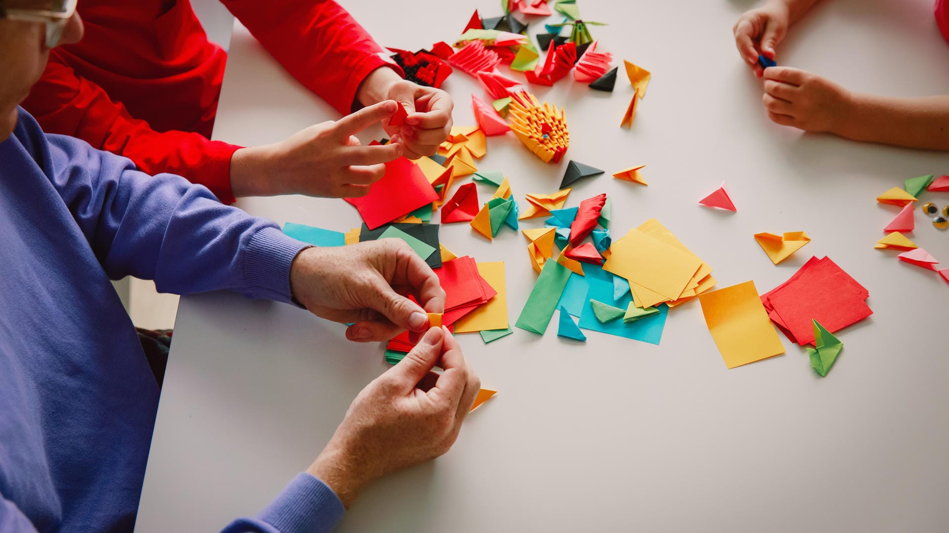 Origami: Für die meisten Figuren benötigen Sie ein quadratisches Blatt Papier.