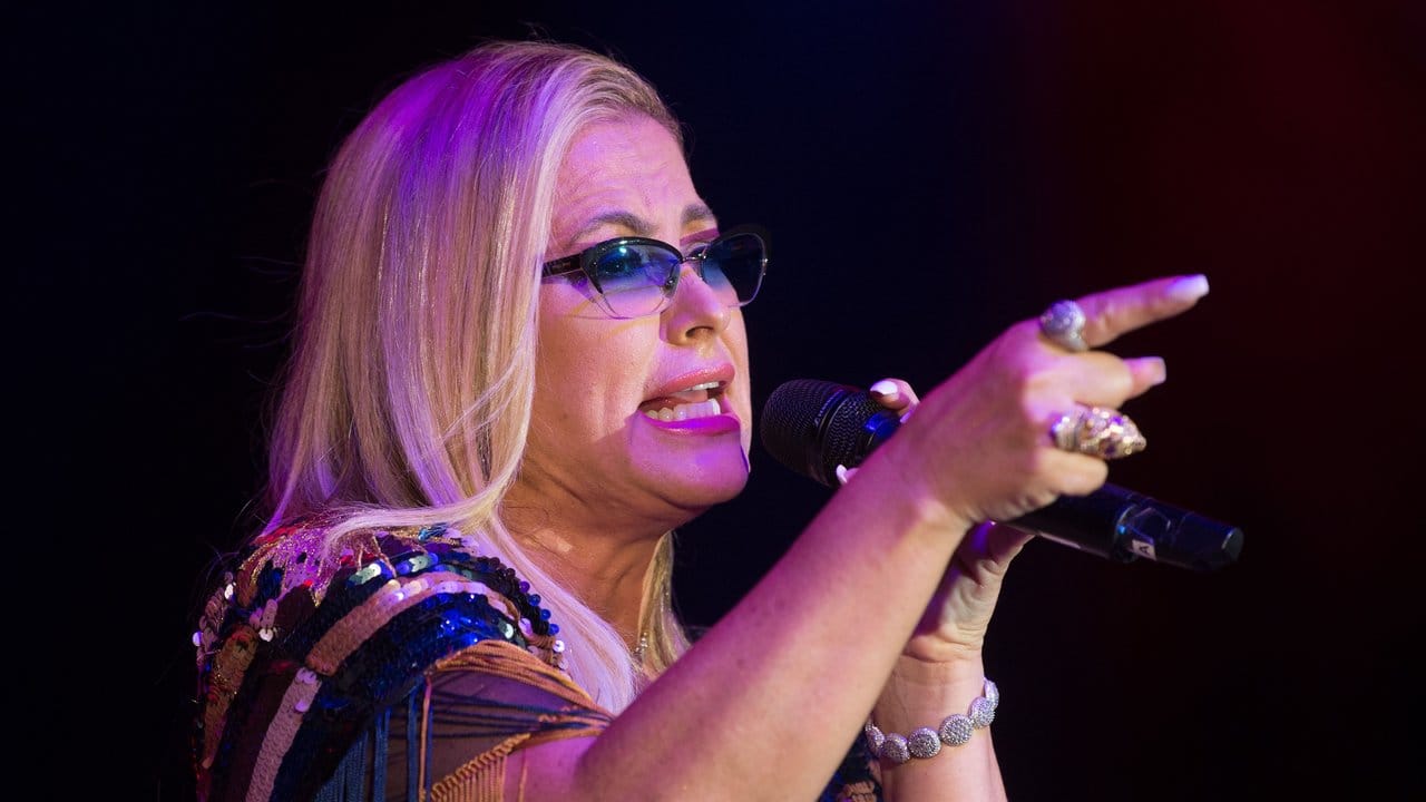 US-Sängerin Anastacia bei einem Konzert 2018 in Dresden. US-Sängerin Anastacia bei einem Konzert 2018 in Dresden.