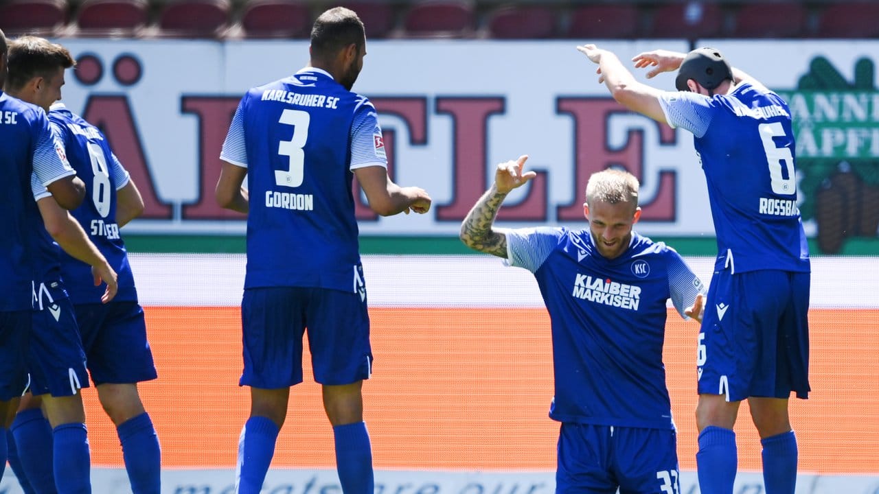 Der KSC setzte sich zu Hause gegen Darmstadt durch. Der KSC setzte sich zu Hause gegen Darmstadt durch.